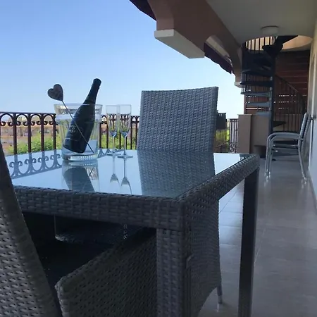 Precioso Atico En Complejo Residencial Con Piscina *